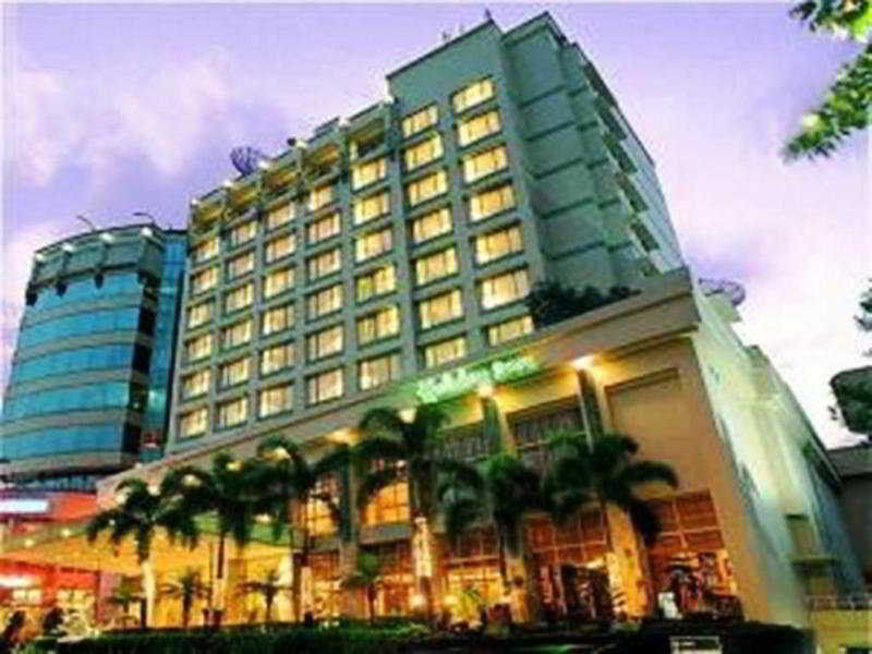 Trio Bandung Hotel Bagian luar foto