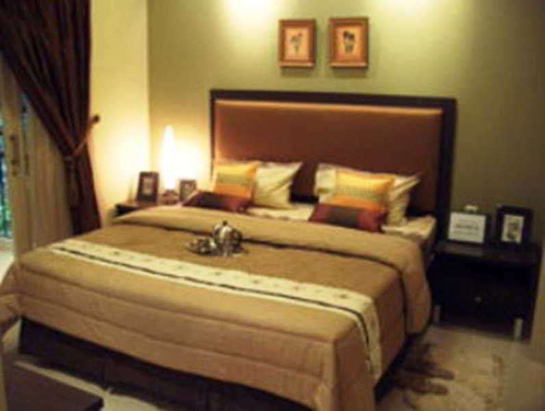 Trio Bandung Hotel Bagian luar foto